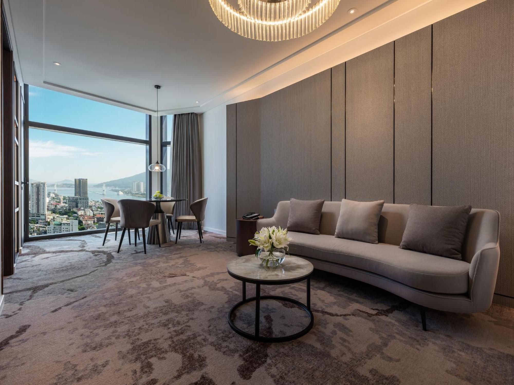 Crowne Plaza Danang City Centre By Ihg Екстер'єр фото
