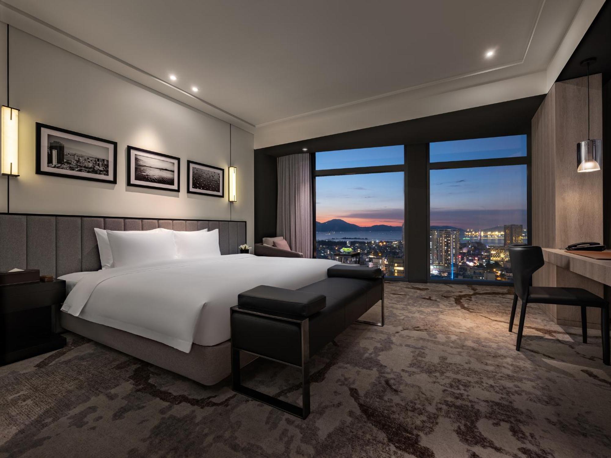 Crowne Plaza Danang City Centre By Ihg Екстер'єр фото