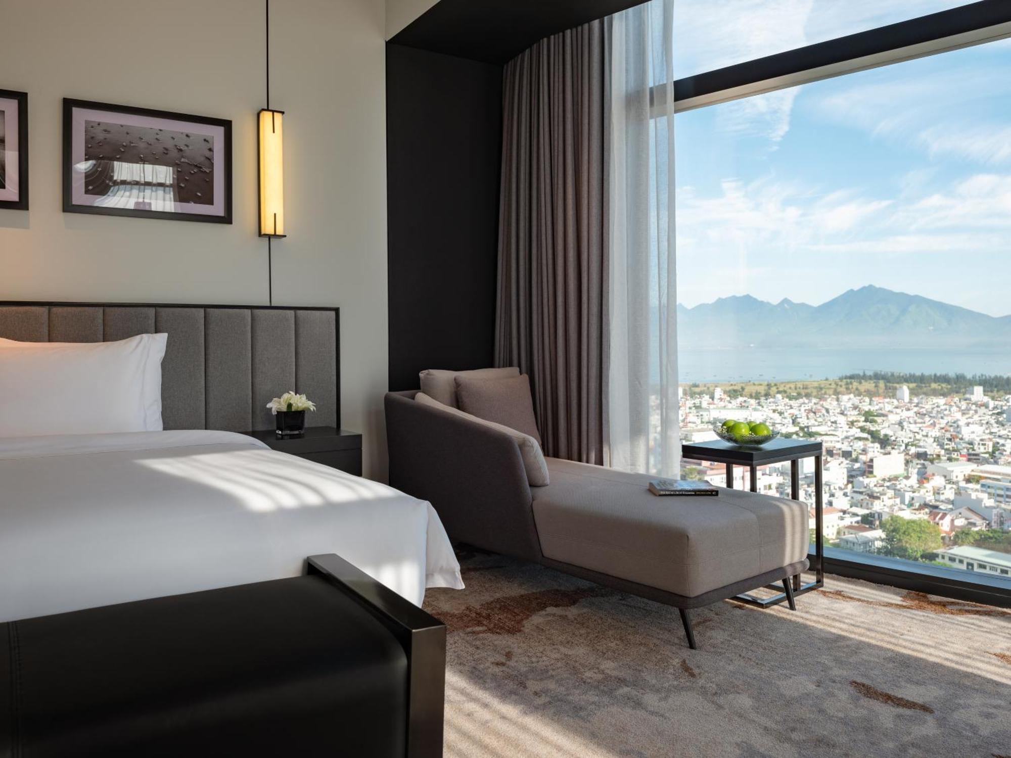 Crowne Plaza Danang City Centre By Ihg Екстер'єр фото