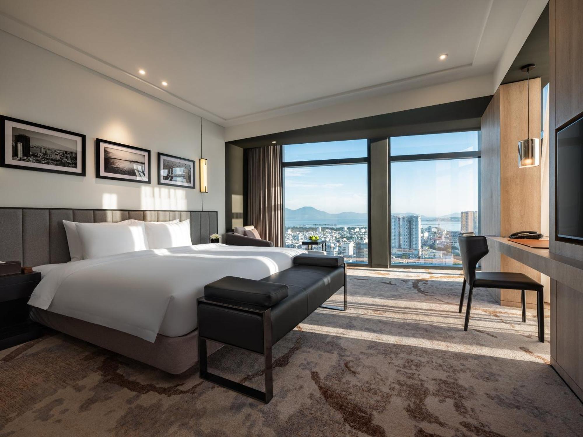 Crowne Plaza Danang City Centre By Ihg Екстер'єр фото
